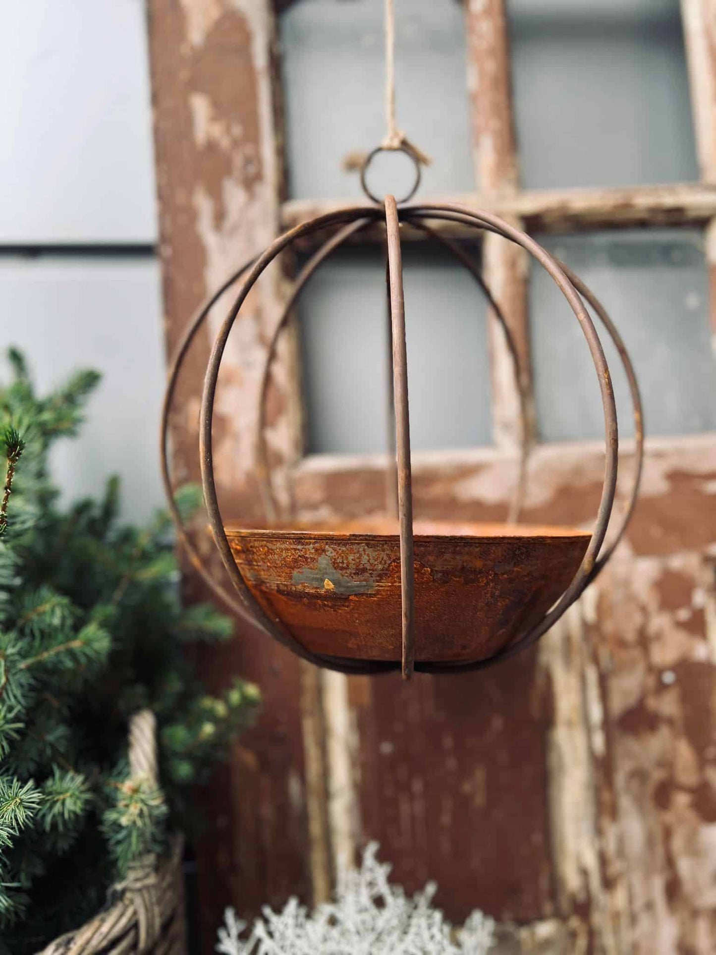 Kugle ophæng med skål - VIAMAJA.DK