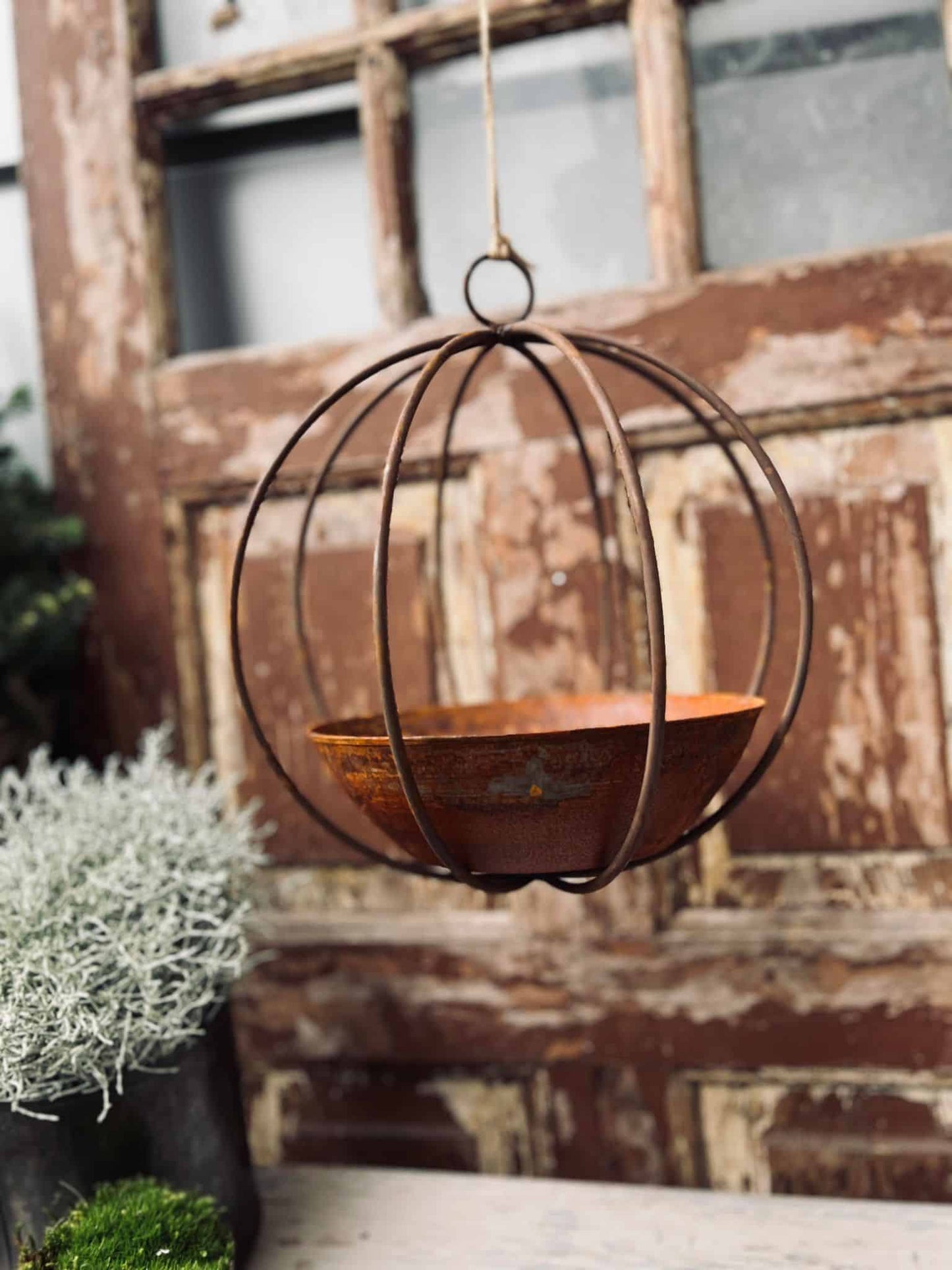 Kugle ophæng med skål - VIAMAJA.DK