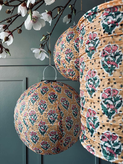 Lampe cylinder med solceller – Flower Orange - VIAMAJA.DK