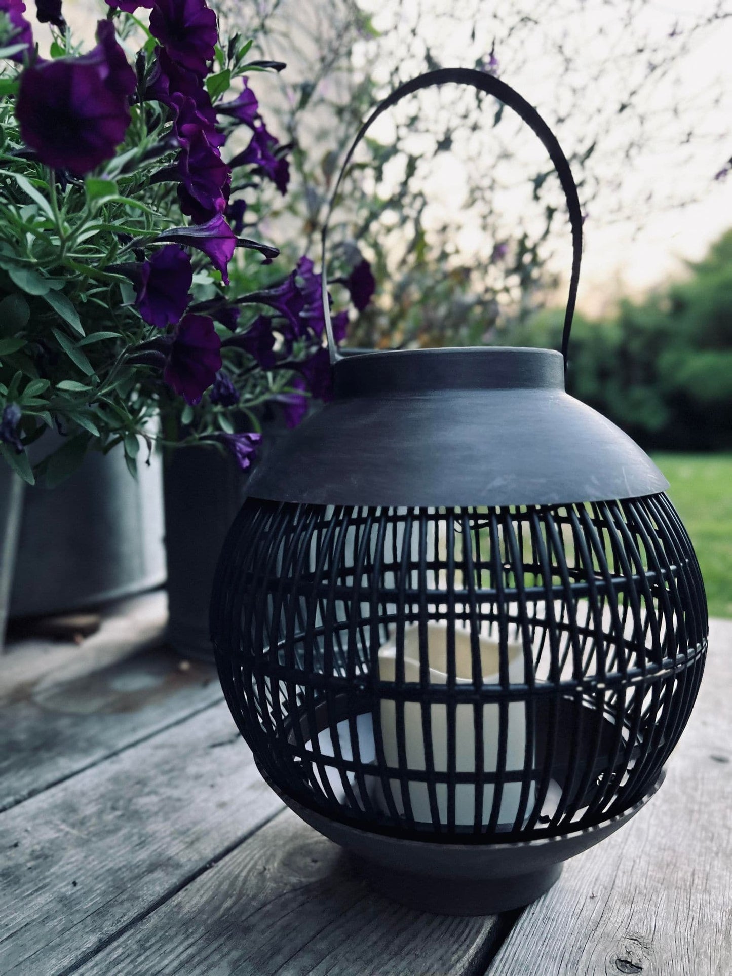 Lanterne med solceller Rattan kugle - VIAMAJA.DK