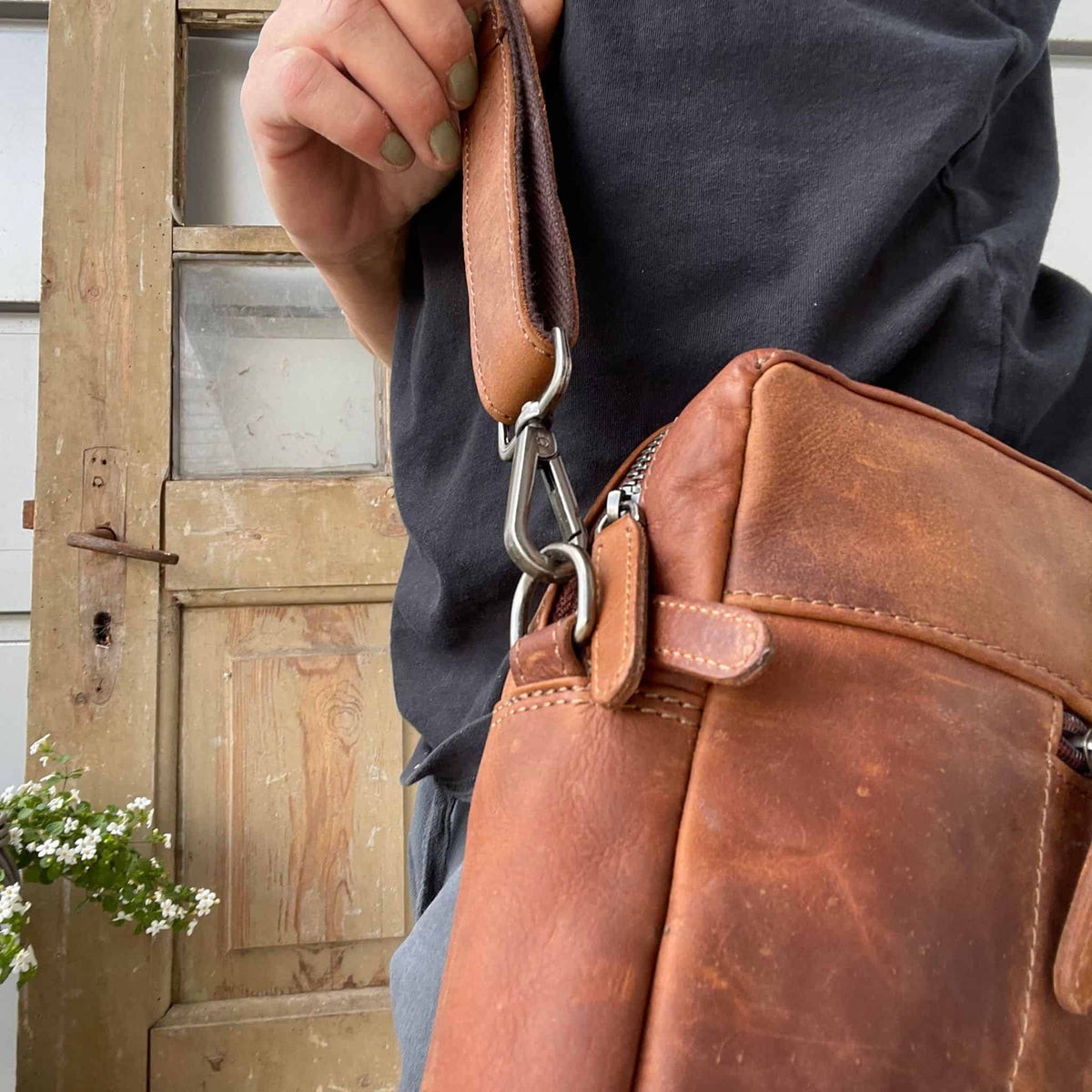 Laptop taske - Cognac recycling - VIAMAJA.DK