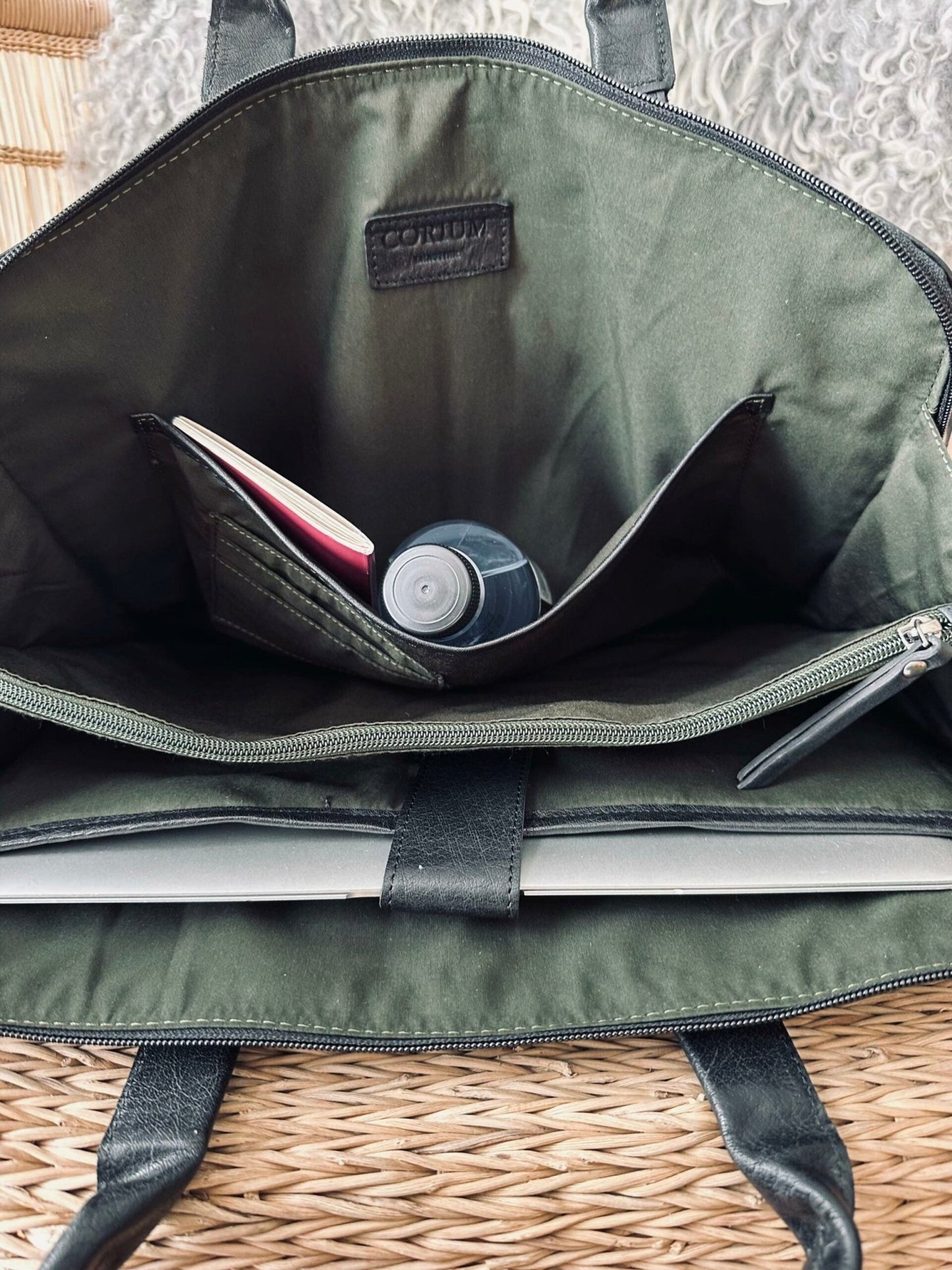 Laptop Unisex – Black - VIAMAJA.DK