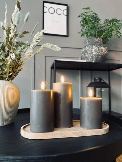 LED Bloklys / Taupe grå 3 stk. Lys – Inkl. fjernbetjening - VIAMAJA.DK