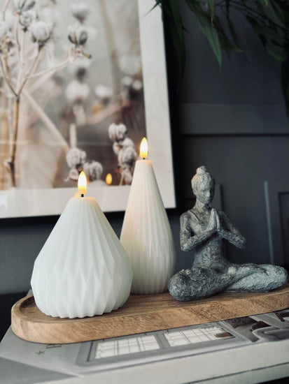 LED Design hvide keglelys - Sæt af 2 stk m. Timerfunktion - VIAMAJA.DK