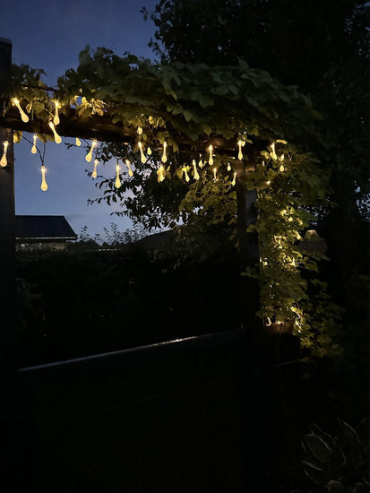 Lyskæde Alma med 50 Pærer – Solceller - VIAMAJA.DK