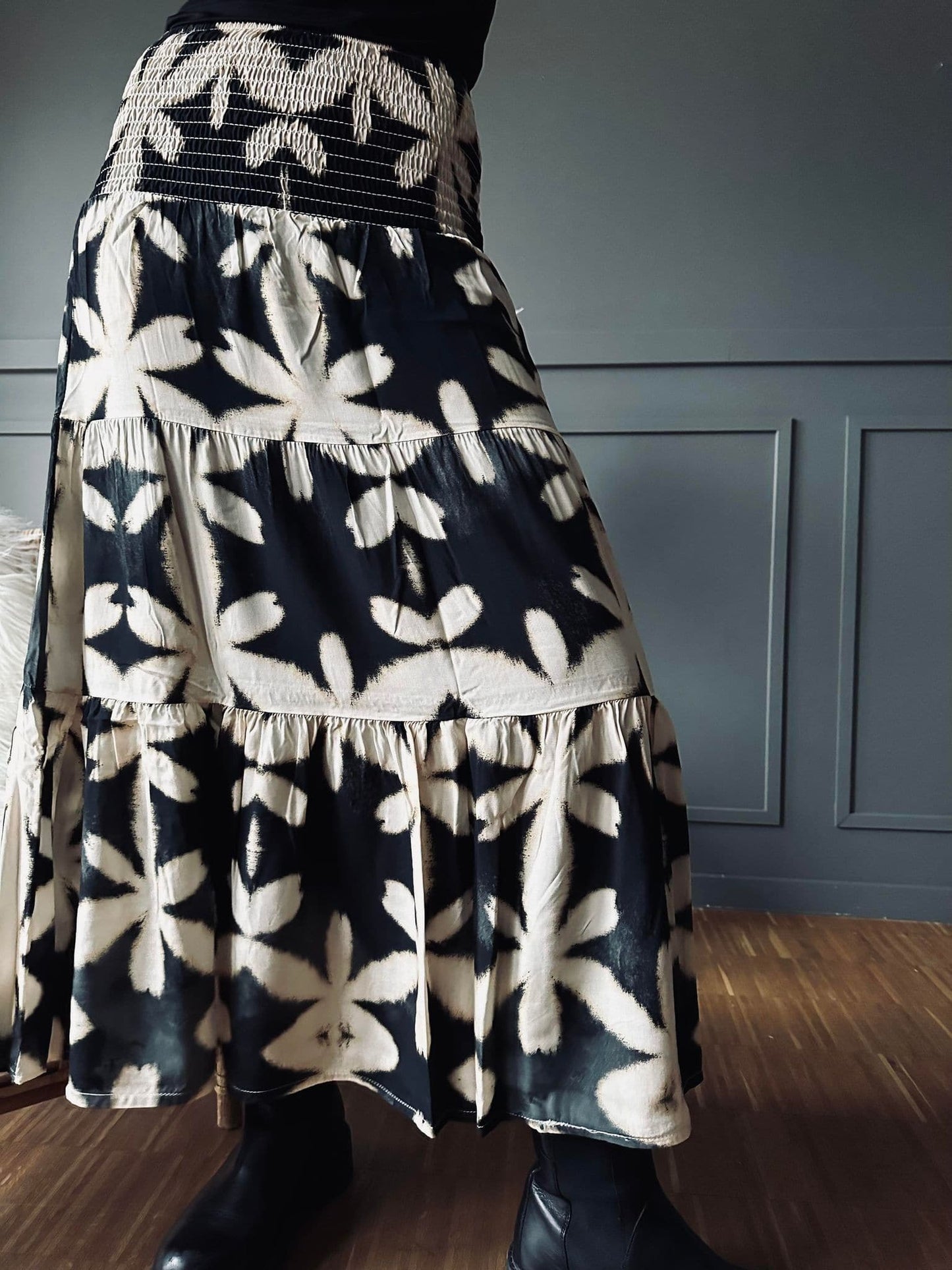 Nederdel Boho Leaf black - VIAMAJA.DK