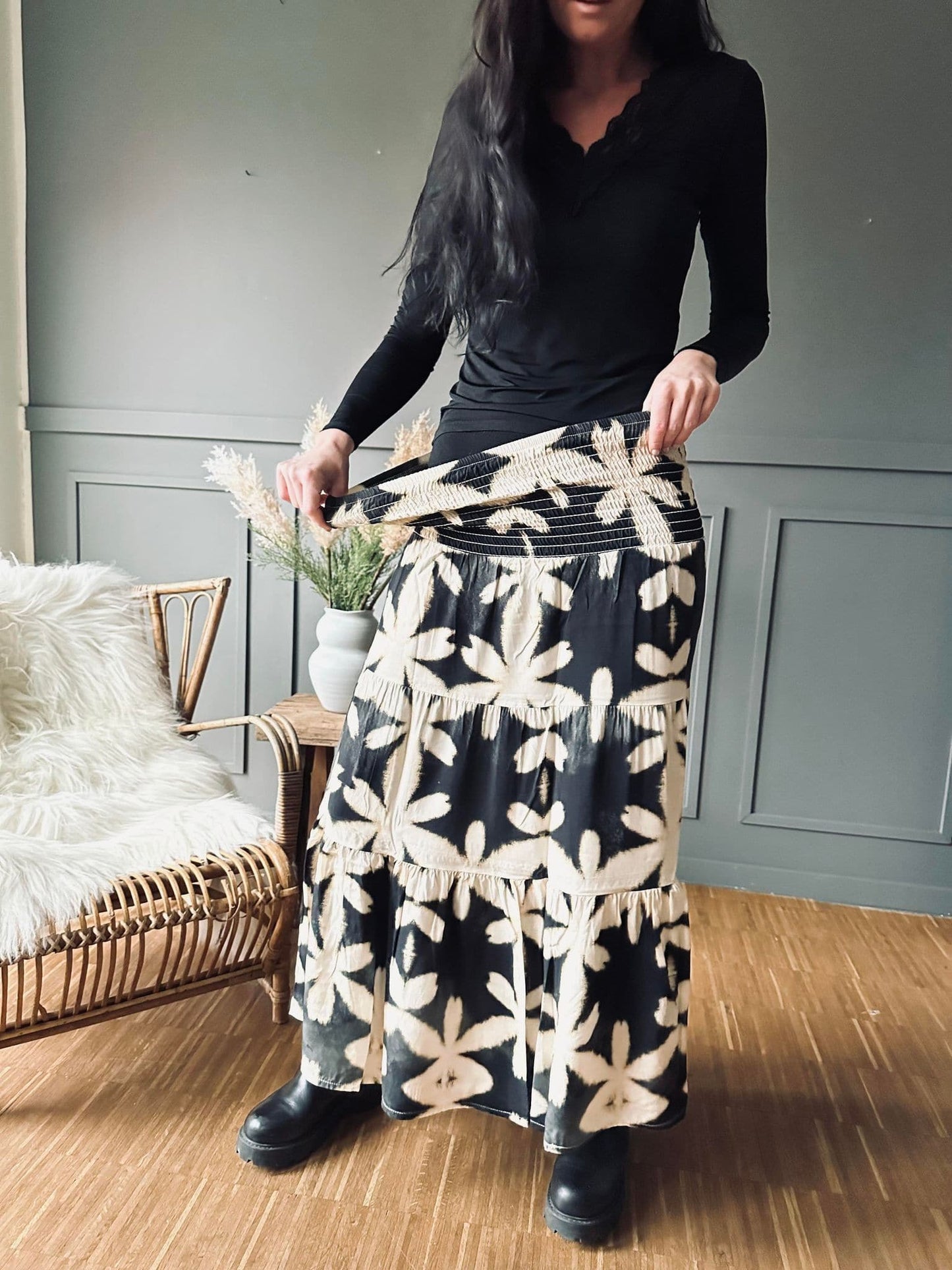 Nederdel Boho Leaf black - VIAMAJA.DK