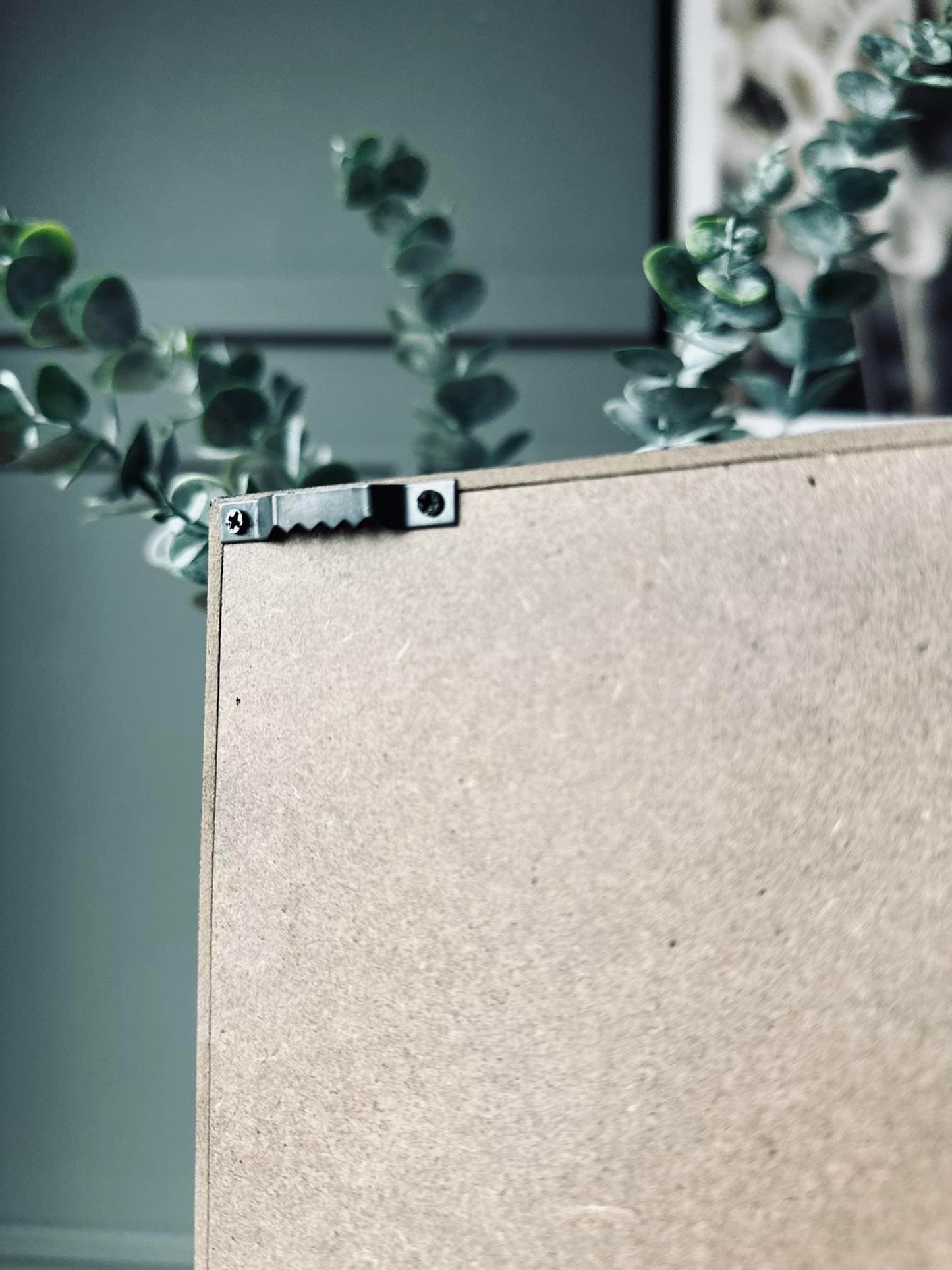 Nøgleskab i sort træ - VIAMAJA.DK