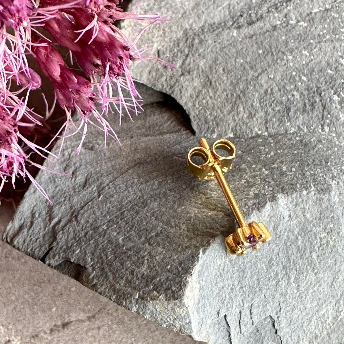 Ørestik Single GIA purple 18K forgyldt - 1 stk - VIAMAJA.DK