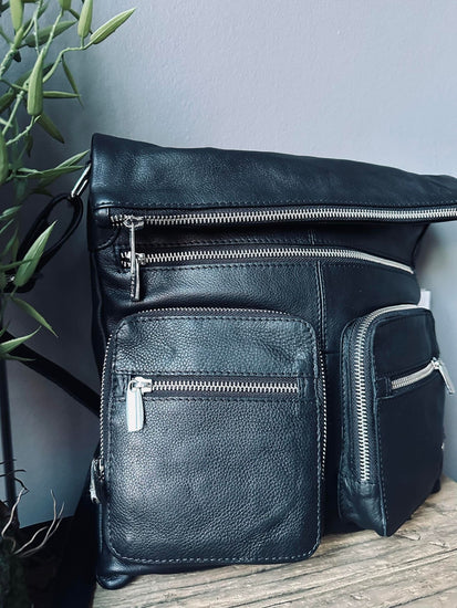 Oversize crossbody - FINA black leather - VIAMAJA.DK