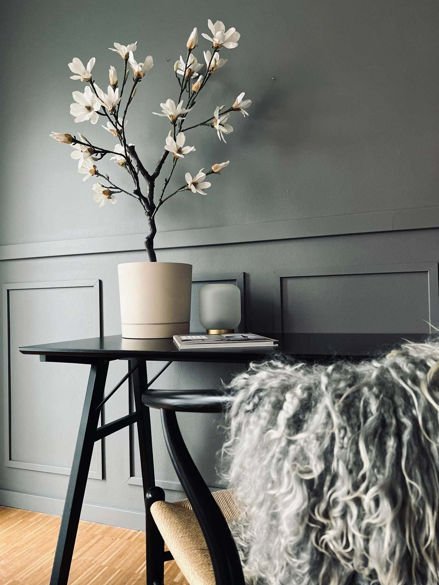 Potte i beton look - Vandingssystem i bunden - Beige - VIAMAJA.DK