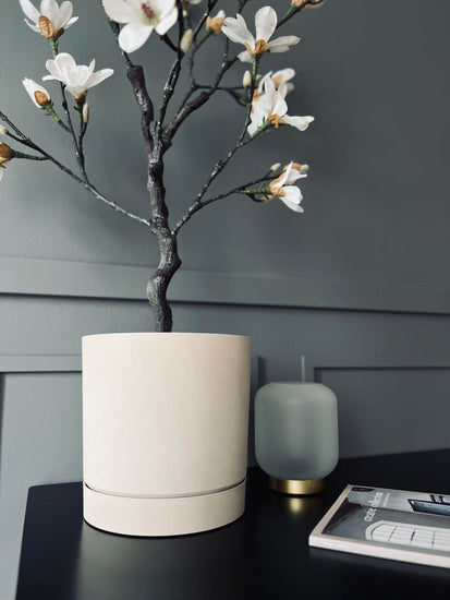 Potte i beton look - Vandingssystem i bunden - Beige - VIAMAJA.DK