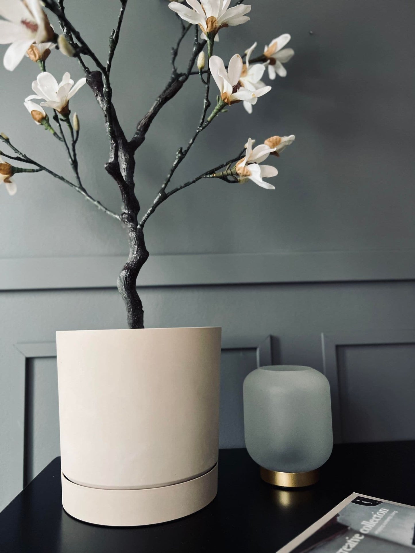 Potte i beton look - Vandingssystem i bunden - Beige - VIAMAJA.DK