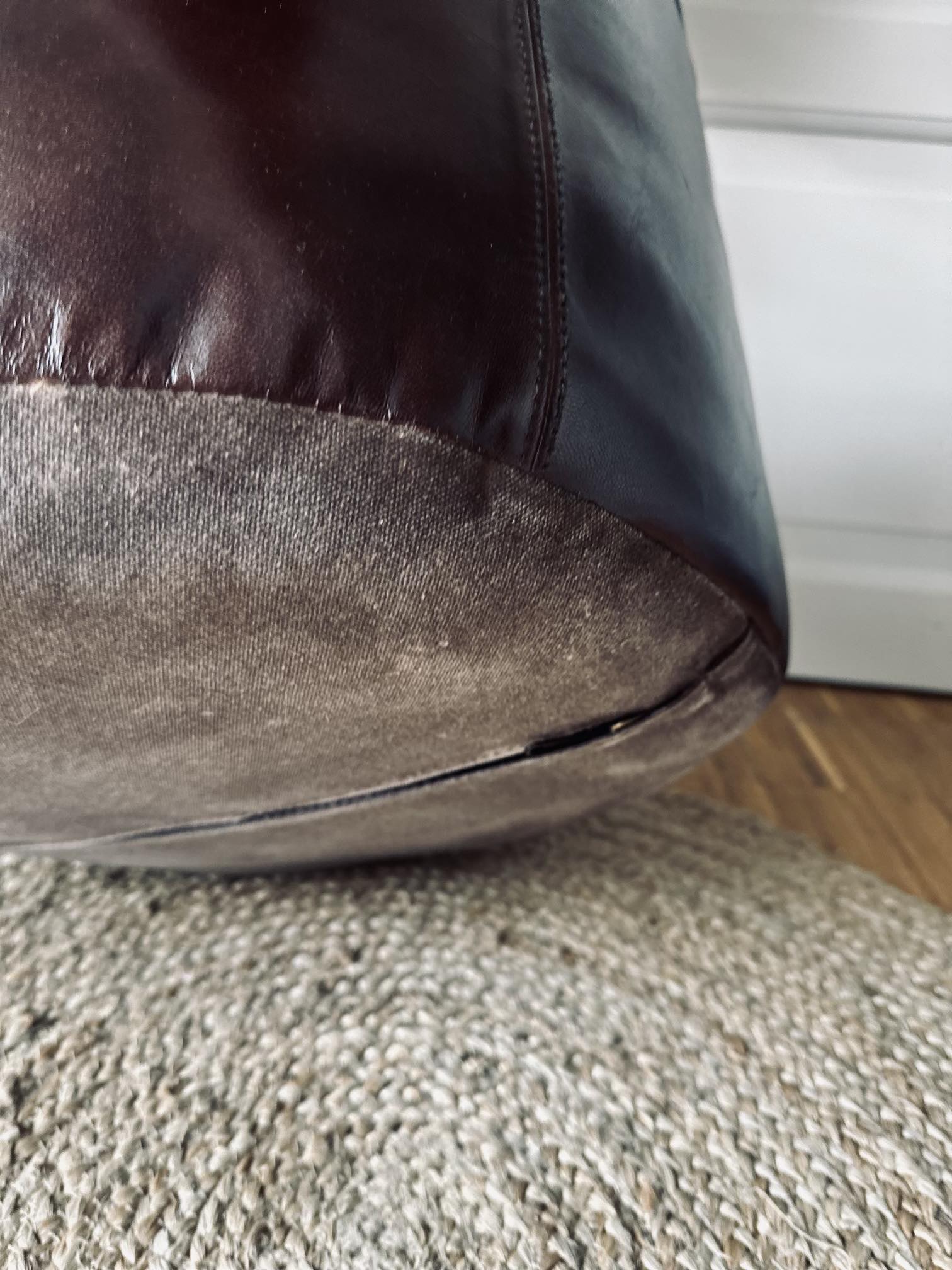 Puff Med Puff med glat top - Brown – Industriel læderpuf – VIAMAJA