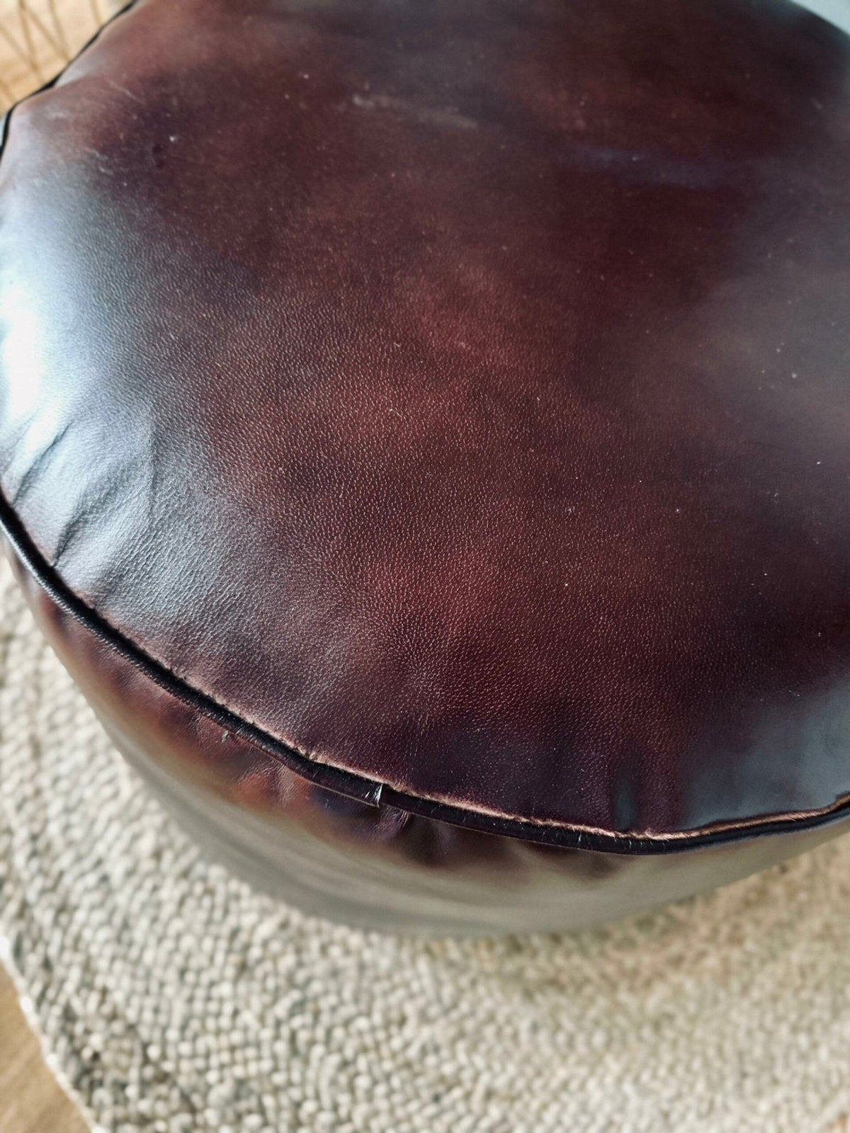 Puff Med Puff med glat top - Brown – Industriel læderpuf – VIAMAJA