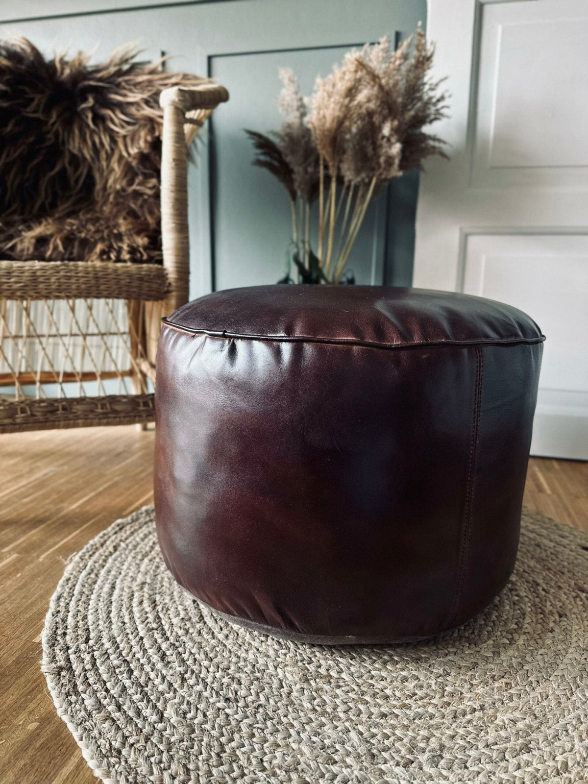 Puff Med Puff med glat top - Brown – Industriel læderpuf – VIAMAJA