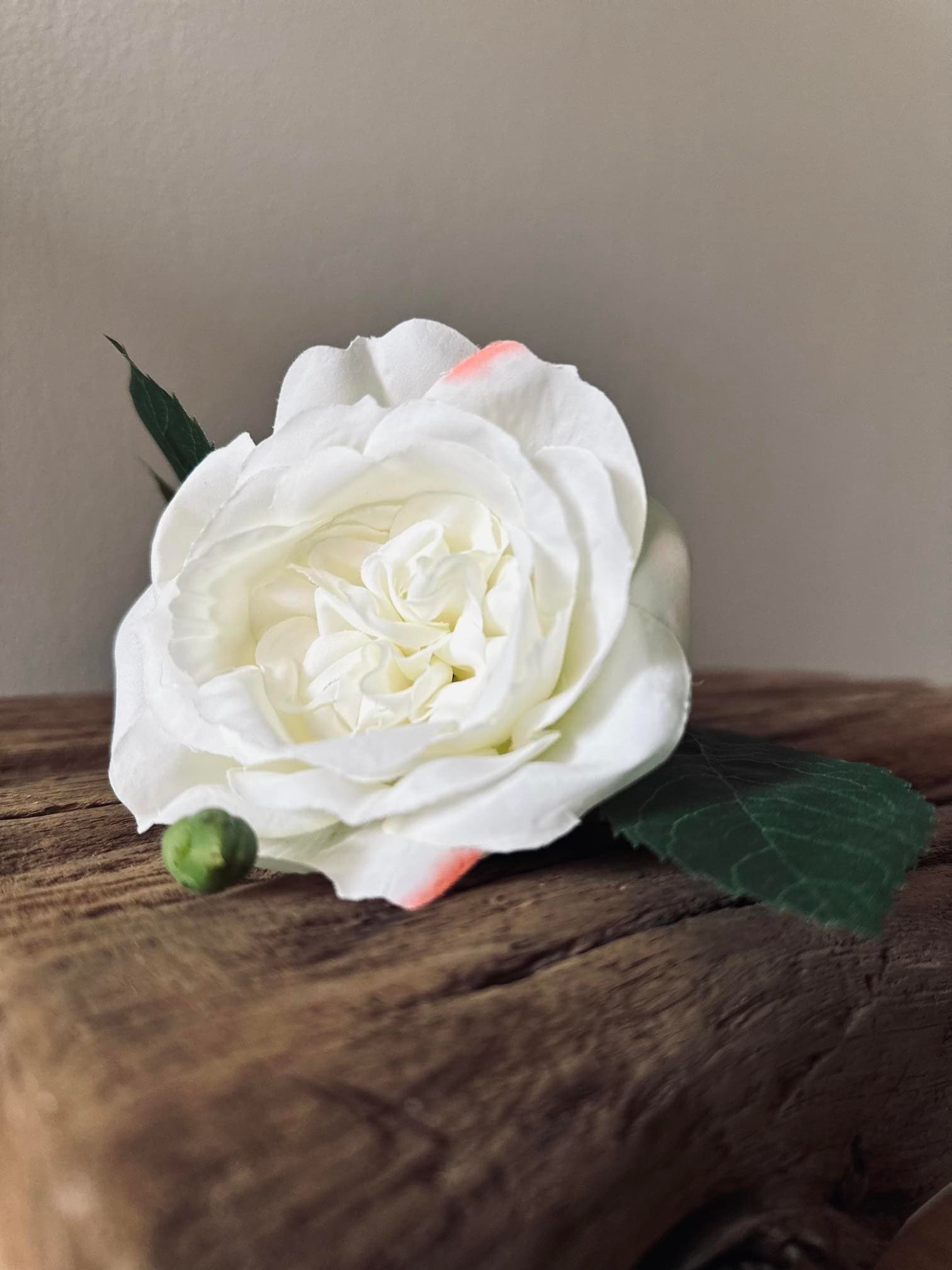 Rose 45cm Hvid Dekorativ Kunstig Blomst VIAMAJA rose-45cm-hvid-dekorativ-kunstig-blomst-viamaja