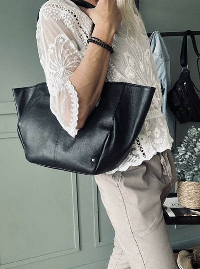 Shopper Aura – Soft black leather - VIAMAJA.DK