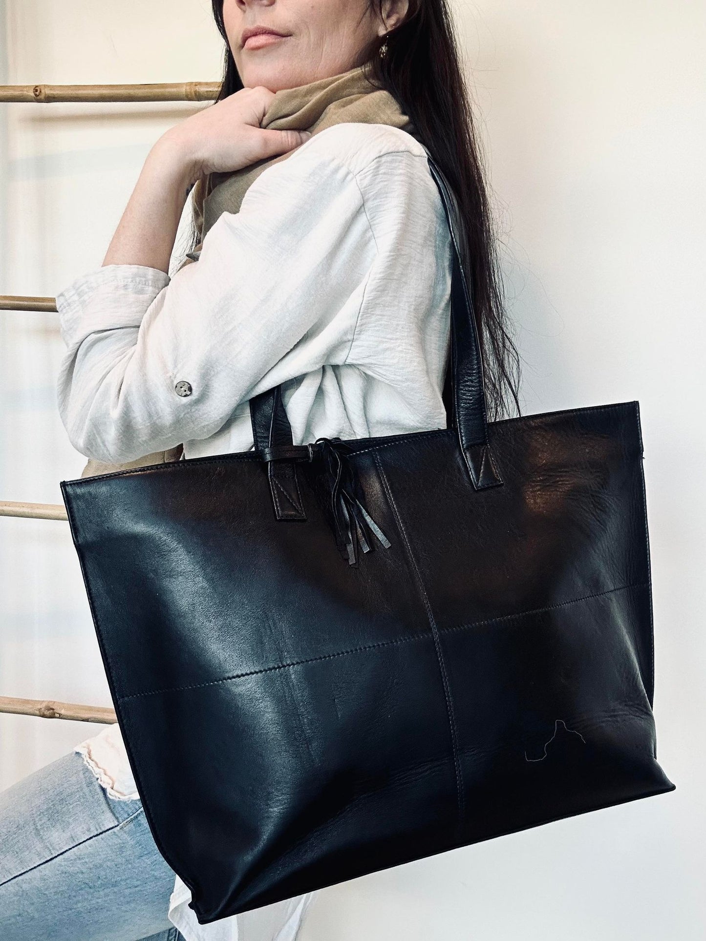 Shopper Jessie black leather – Letvægt - VIAMAJA.DK