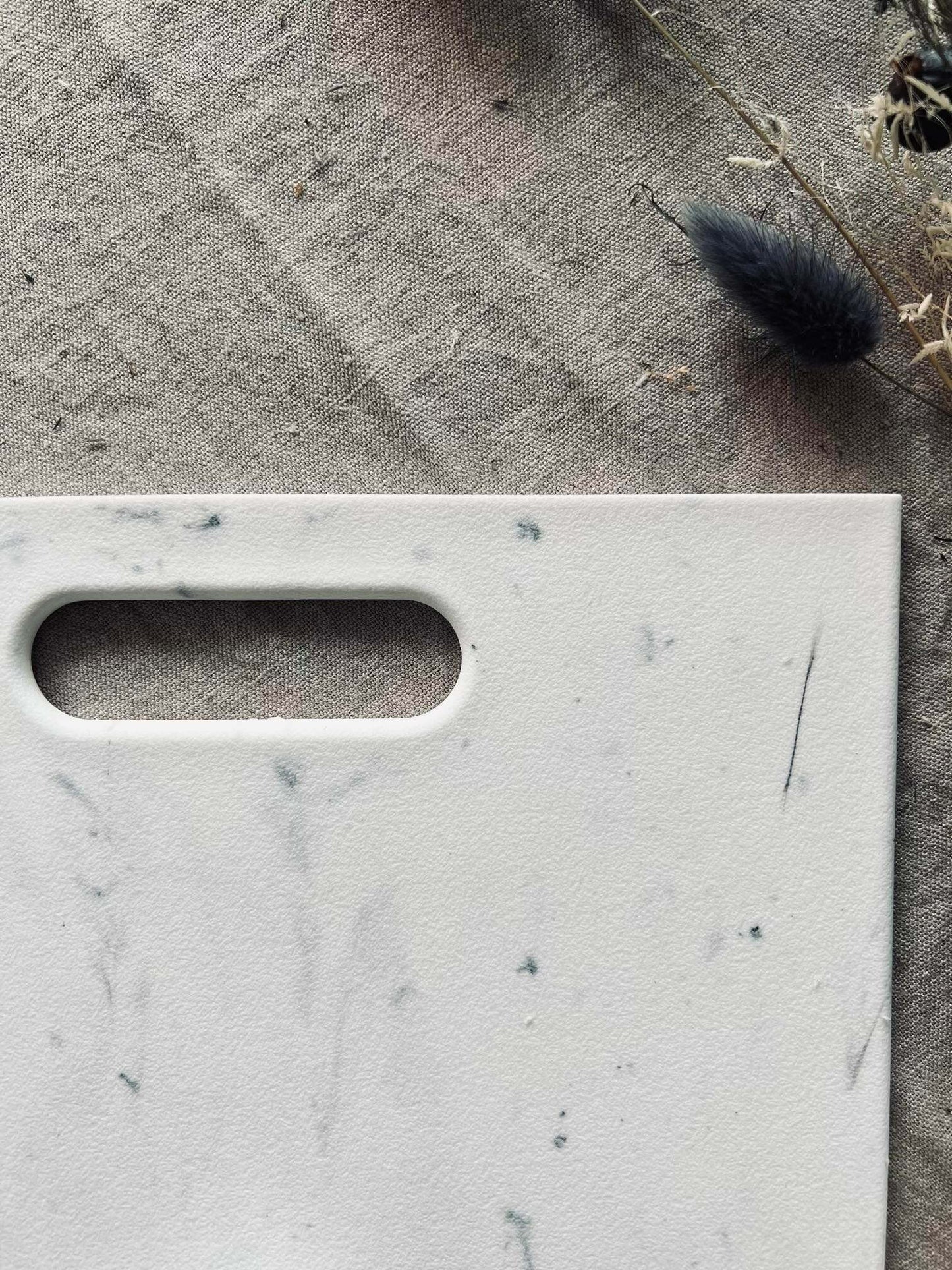 Skærebræt - Hvid marmor look 32cm - VIAMAJA.DK