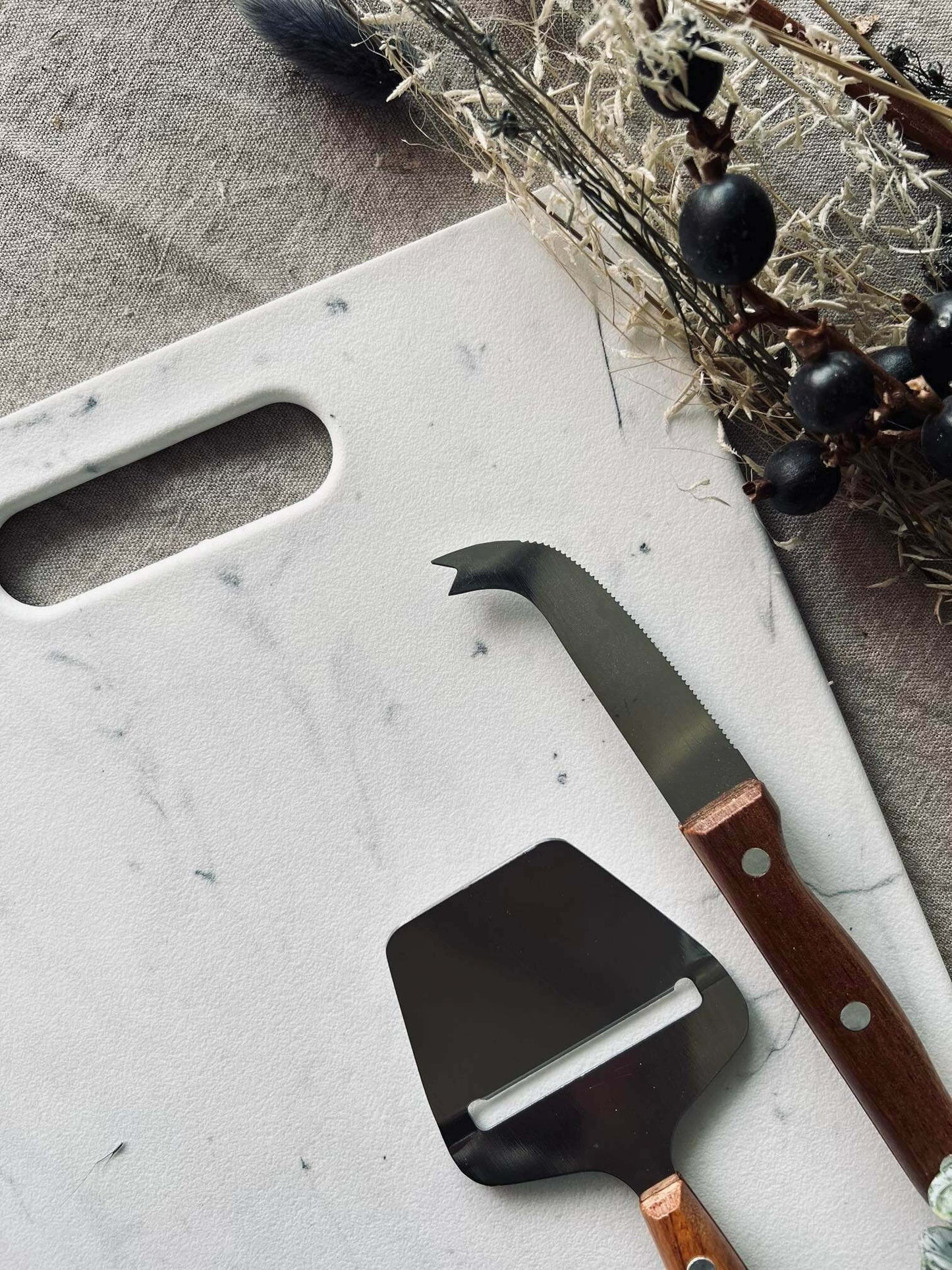 Skærebræt - Hvid marmor look 32cm - VIAMAJA.DK