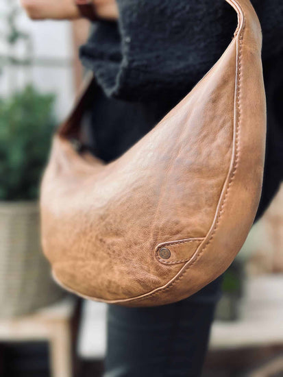 Skuldertaske CELIA Chestnut – blød og kraftig - VIAMAJA.DK