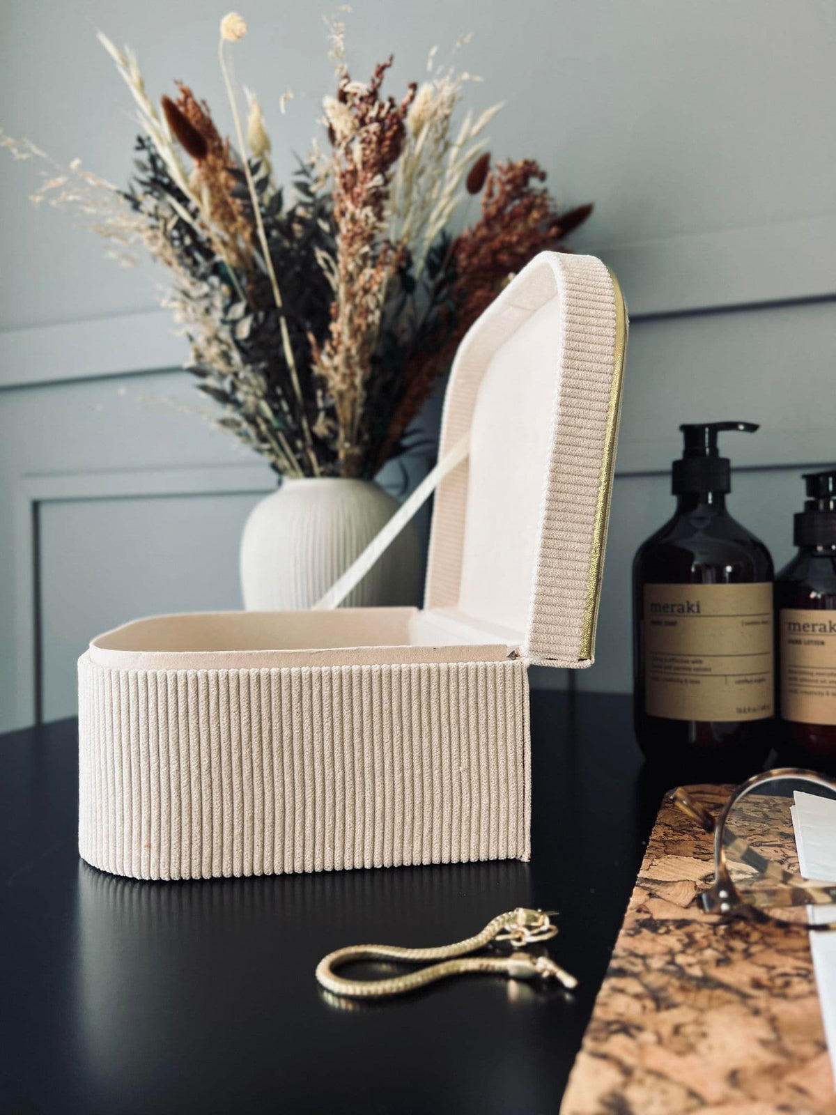 Smykkebox - Hvid med guld - VIAMAJA.DK