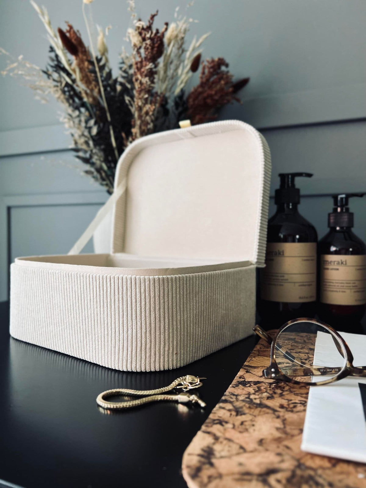 Smykkebox - Hvid med guld - VIAMAJA.DK