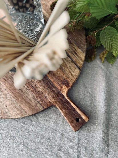 Tapas / pizza skærebræt i akaciatræ - VIAMAJA.DK