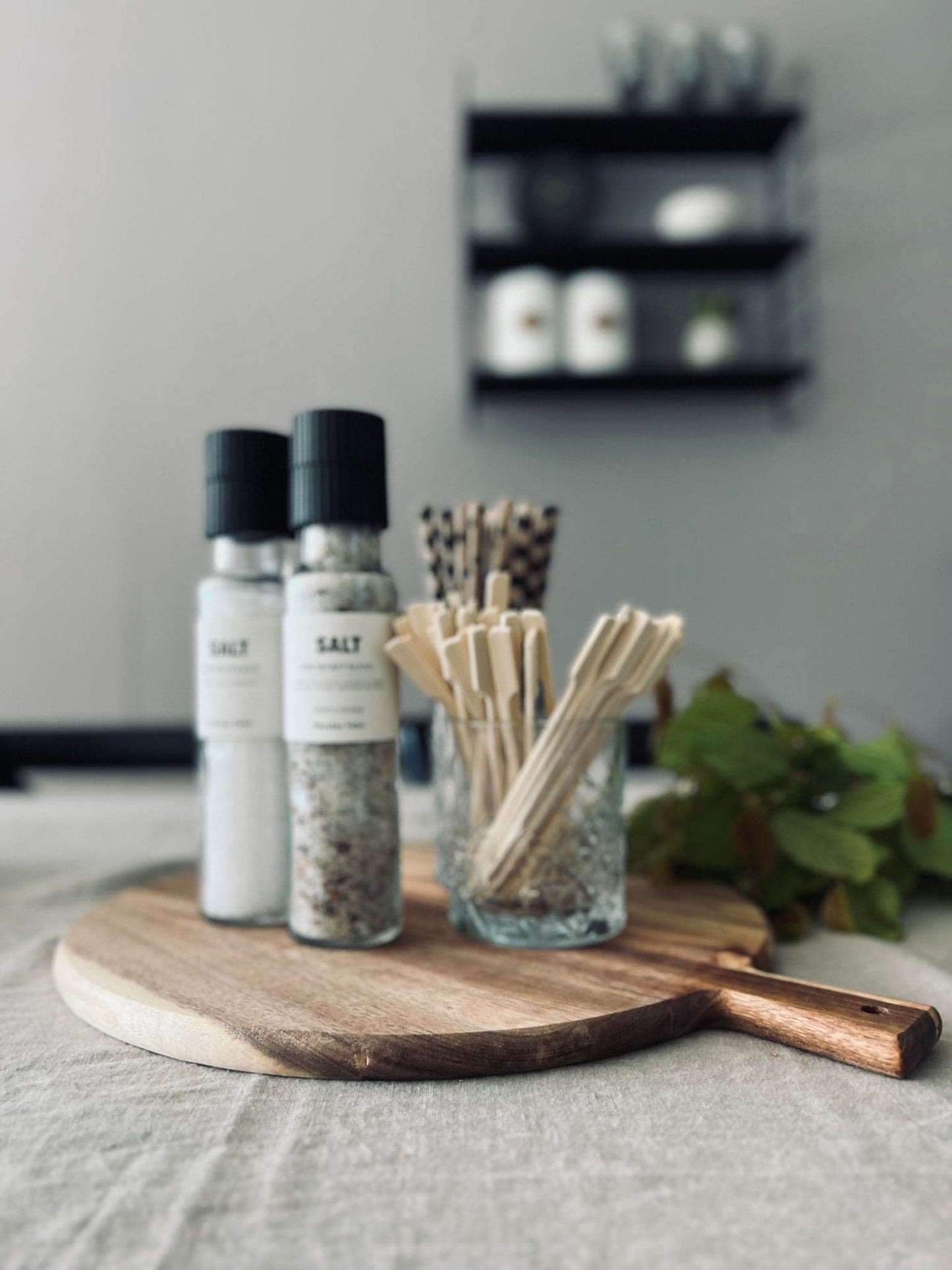 Tapas / pizza skærebræt i akaciatræ - VIAMAJA.DK