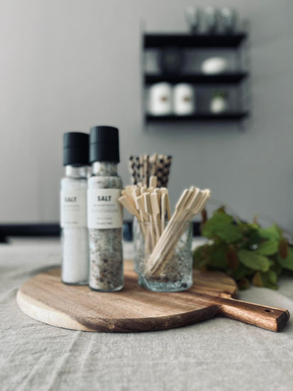 Tapas / pizza skærebræt i akaciatræ - VIAMAJA.DK