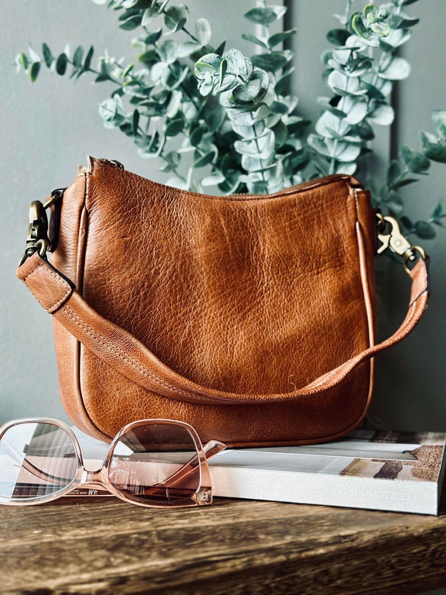 Taske Dicte walnut m. 2 taskeremme - VIAMAJA.DK