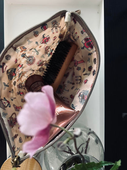 Toilettaske vandafvisende - Brown flower - VIAMAJA.DK
