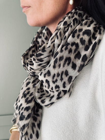 Tørklæde – Summer leo beige - VIAMAJA.DK