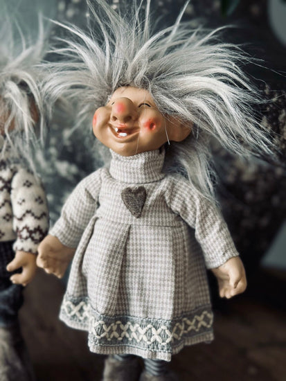 Troldebarn – Pige - VIAMAJA.DK