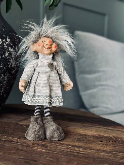 Troldebarn – Pige - VIAMAJA.DK