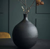 Vase i aluminium – håndlavet mønster – Stor