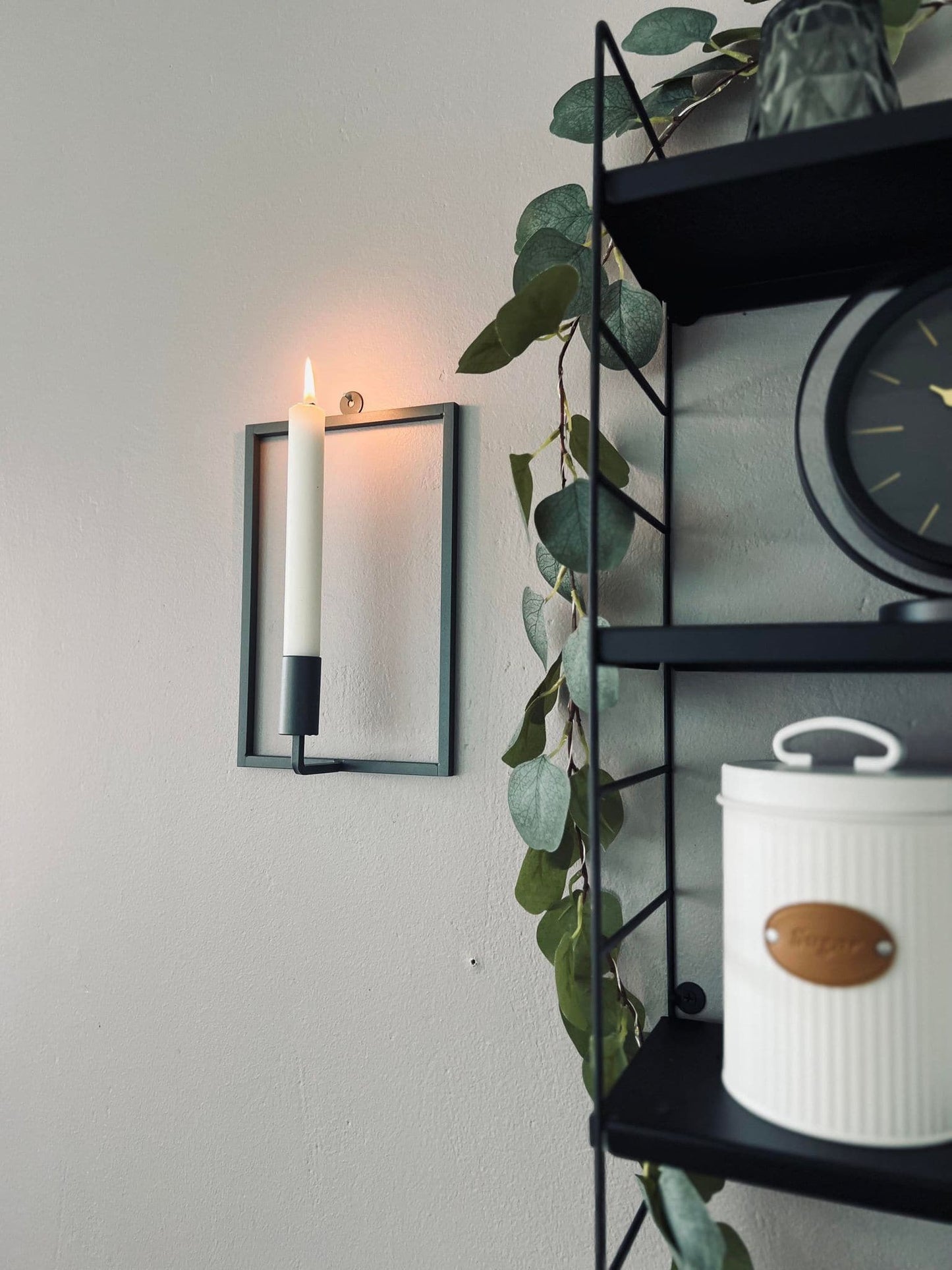 VIAMAJA væghængt stage – Grå - VIAMAJA.DK