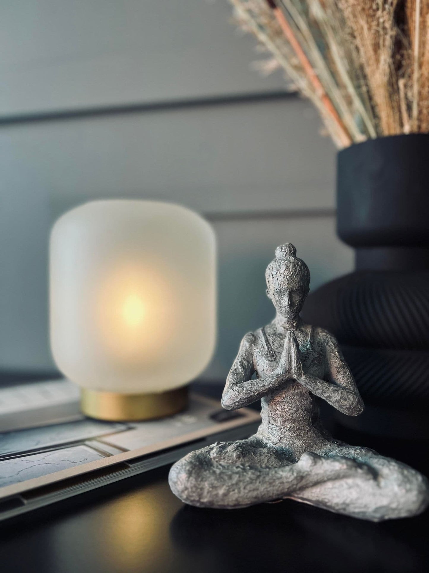 Yoga kvinde - ZEN - VIAMAJA.DK