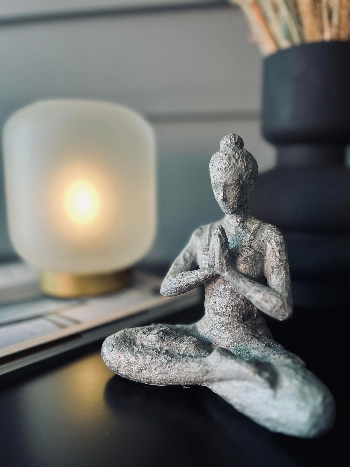 Yoga kvinde - ZEN - VIAMAJA.DK